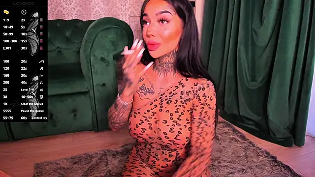 CreamyInkky  online show from January 28, 2025, 8:36 am