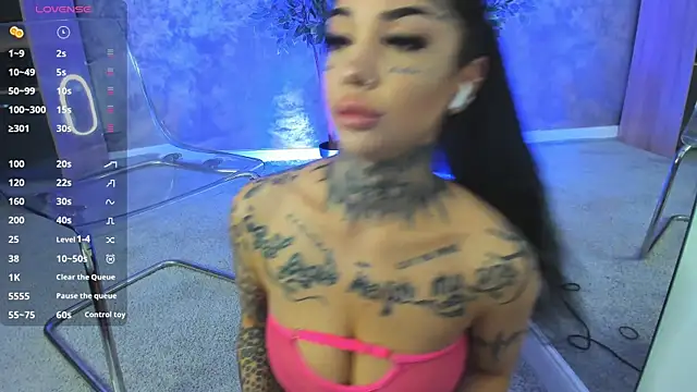 CreamyInkky  online show from September 24, 2025, 6:06 am