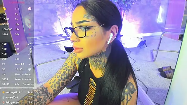 CreamyInkky  online show from September 24, 2025, 6:11 pm