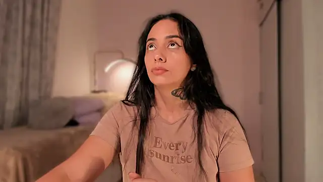 Aleja24Evans online show from April 4, 2026, 12:31 am