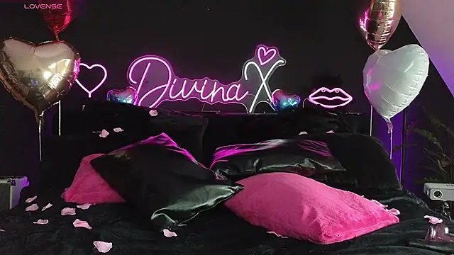 Divina X  online show from February 14, 2025, 9:24 am