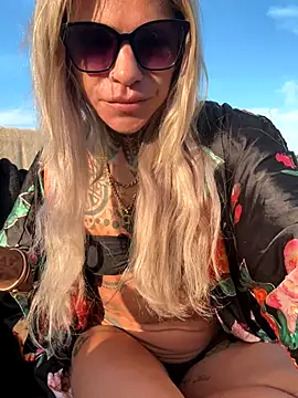 Divina X  online show from September 20, 2025, 6:14 am