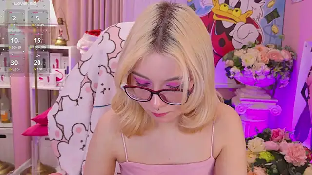 Coconut Mia online show from December 10, 2024, 9:22 pm