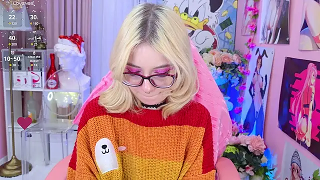 Coconut Mia online show from December 17, 2024, 10:43 pm