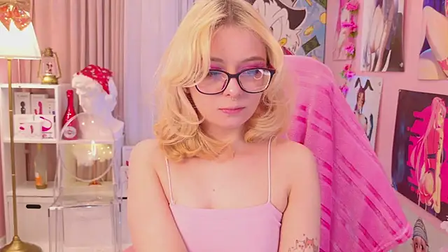 Coconut Mia online show from December 18, 2024, 9:08 pm