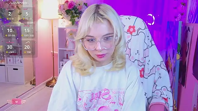 Coconut Mia online show from March 4, 2025, 9:11 pm