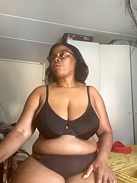 Nomthie online show from October 23, 2025, 1:21 pm