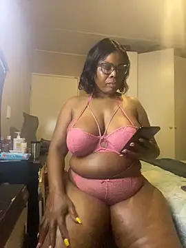 Nomthie online show from November 3, 2025, 5:25 pm