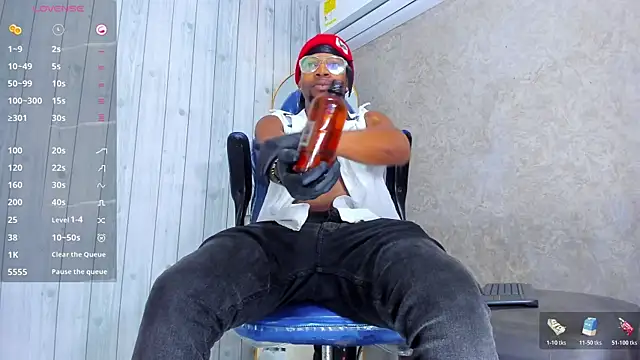 Snapshot of RicoBrown777_ chatting on July 17, 2026, 12:23 pm RicoBrown777 online show from July 17, 2026, 12:23 pm