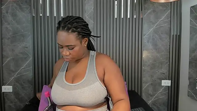 SaraiEvans online show from February 13, 2026, 3:24 am