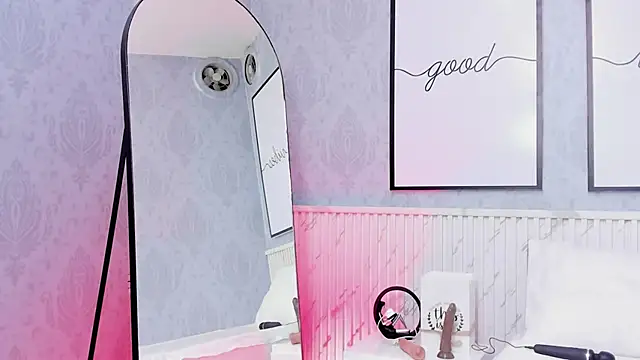 Daphne81  online show from September 10, 2025, 2:11 am