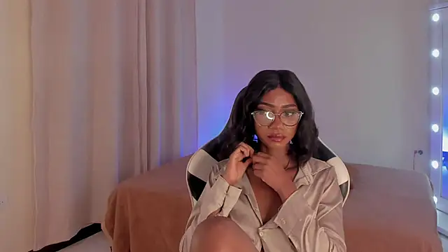 SavannahWildee online show from February 24, 2025, 7:19 pm