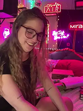 mirannacult online show from December 25, 2024, 2:57 am