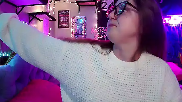 mirannacult online show from January 17, 2025, 12:21 pm