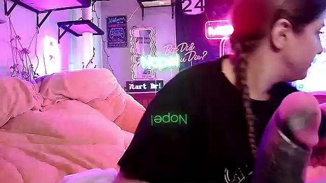 mirannacult online show from February 27, 2025, 6:53 pm