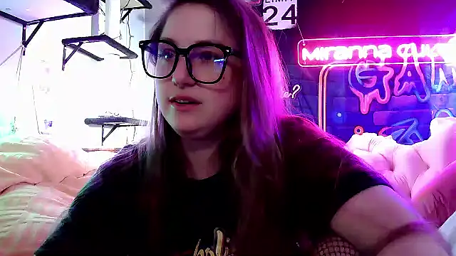 mirannacult online show from March 13, 2025, 1:40 pm