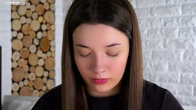 LowOncoming online show from November 4, 2025, 2:10 am