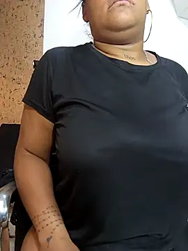 Michelle Brito1 online show from March 1, 2025, 7:48 pm