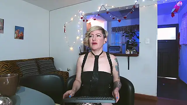 Maria fernandaxxx  online show from March 19, 2025, 2:35 pm