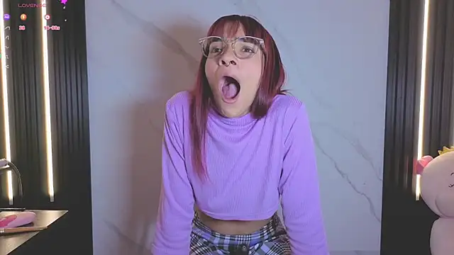 Scarlet Red  online show from February 13, 2026, 12:34 pm