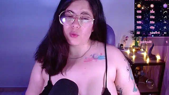 Snapshot of Azamy-12 chatting on February 15, 2026, 7:51 am Azamy-12 online show from February 15, 2026, 7:51 am