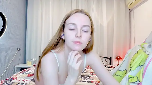 Wild  flowers online show from December 4, 2025, 7:55 pm