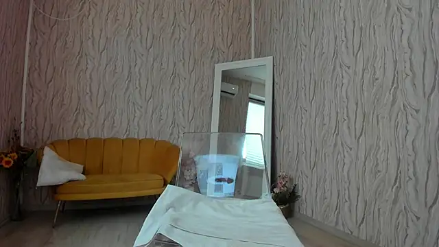 AishaRouhi online show from February 15, 2025, 8:33 am