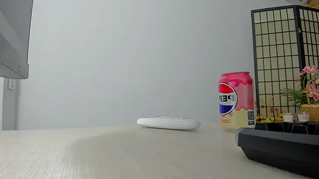 AishaRouhi online show from September 9, 2025, 4:01 am