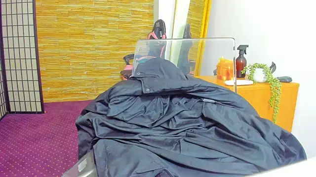 AishaRouhi online show from March 2, 2026, 5:19 am