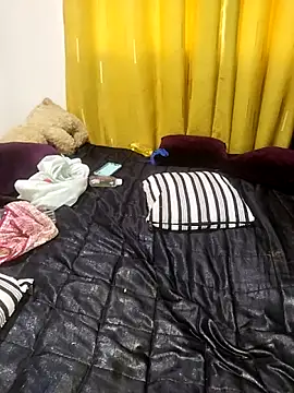 Hugemassivebootie online show from October 8, 2025, 12:03 pm