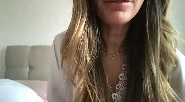 paolajonez online show from January 7, 2025, 7:28 pm