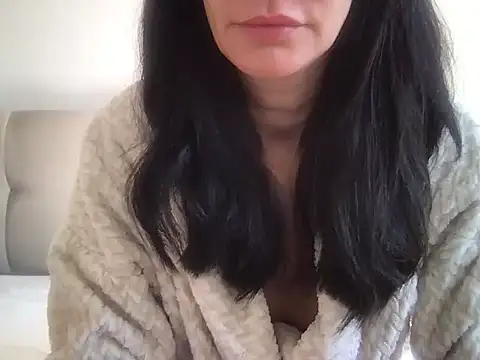 paolajonez online show from July 10, 2026, 1:25 pm