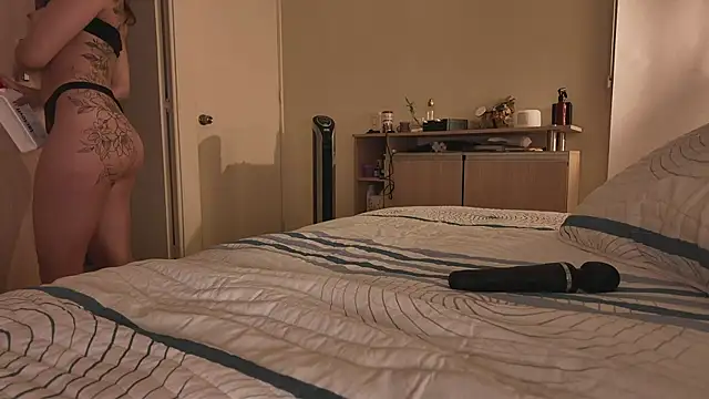 juanasnz99 online show from November 4, 2025, 3:16 am