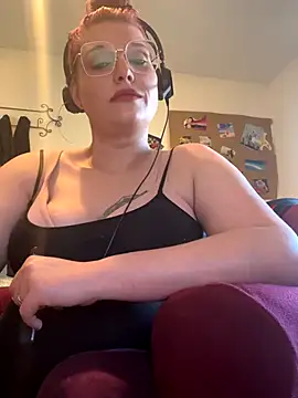 Lalalynn online show from November 13, 2025, 7:46 pm