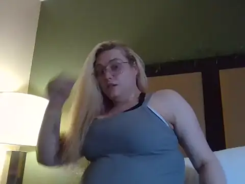 Lalalynn online show from March 27, 2026, 7:13 pm