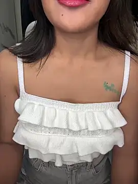 LeisyXO online show from January 3, 2025, 9:57 pm