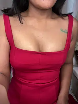 LeisyXO online show from February 12, 2025, 7:56 pm