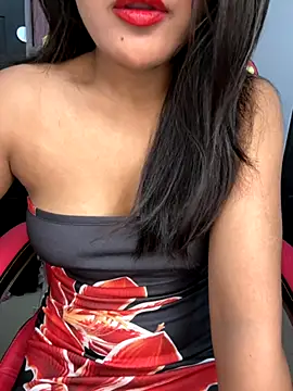 LeisyXO online show from October 10, 2025, 8:19 pm