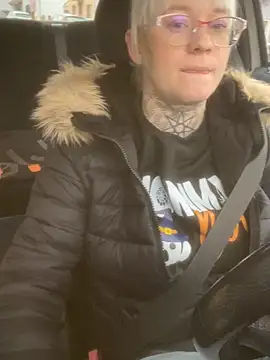 poussichienne online show from November 28, 2025, 10:29 am