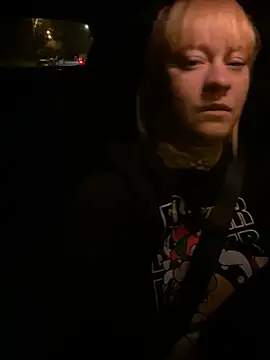 poussichienne online show from April 21, 2026, 2:15 am