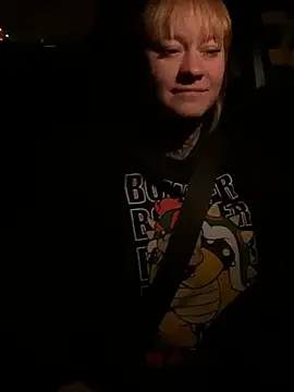 poussichienne online show from April 22, 2026, 2:36 am