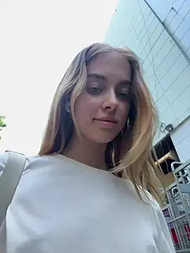 enjoy my beauty online show from January 10, 2025, 4:54 am