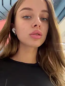 enjoy my beauty online show from February 19, 2025, 4:55 am