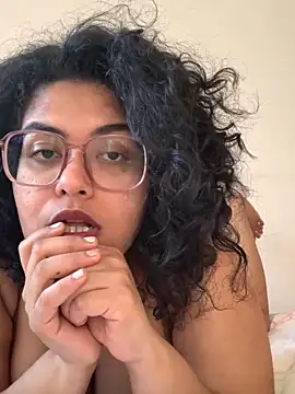 Curvydesifromgermany online show from February 3, 2025, 10:36 am