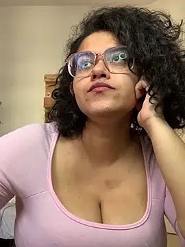 Curvydesifromgermany online show from March 10, 2025, 12:48 pm