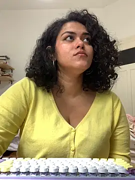 Curvydesifromgermany online show from September 9, 2025, 8:36 am