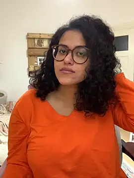 Curvydesifromgermany online show from October 29, 2025, 3:03 pm