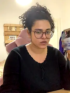 Curvydesifromgermany online show from November 24, 2025, 2:39 pm