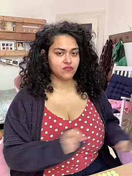 Curvydesifromgermany online show from May 14, 2026, 11:50 am
