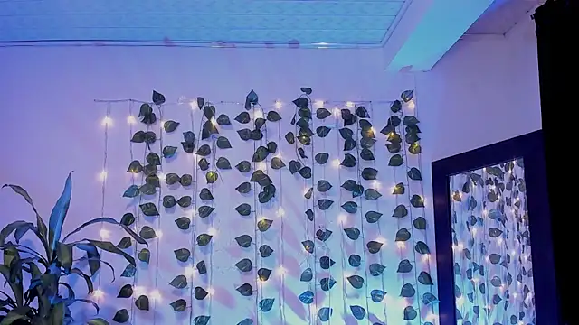 mariiana-diaz online show from February 26, 2025, 10:20 pm